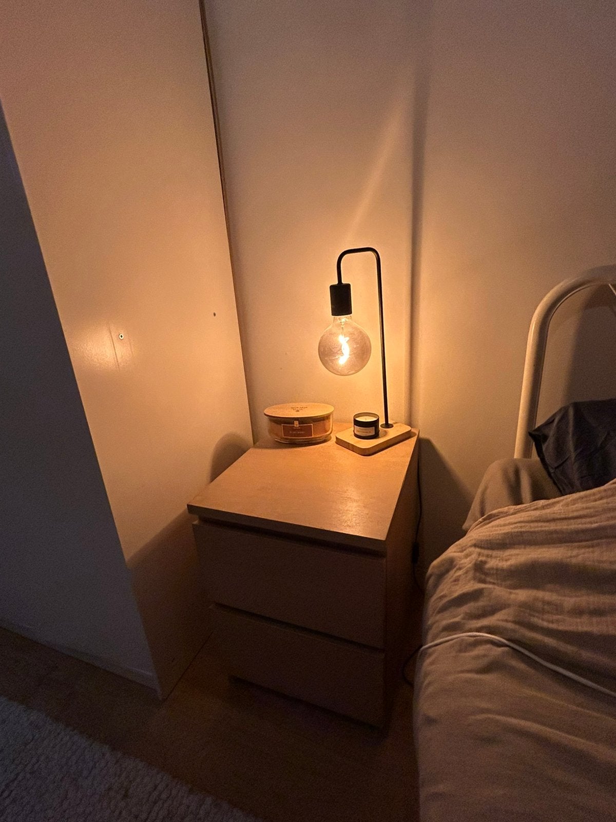 Moeten weg! Ikea Malm nachtkastjes (2)!, Maison & Meubles, Chambre à coucher | Tables de chevet, Enlèvement, Comme neuf, Bois