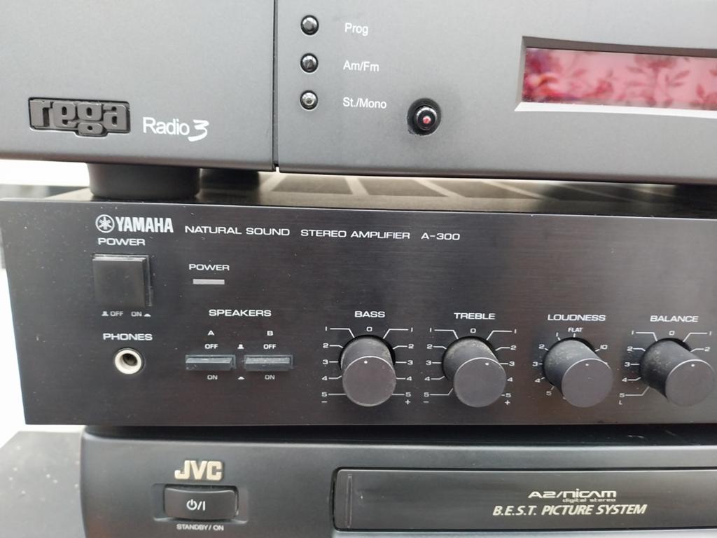 Versterker yamaha  180w en vhs, Ophalen, JVC