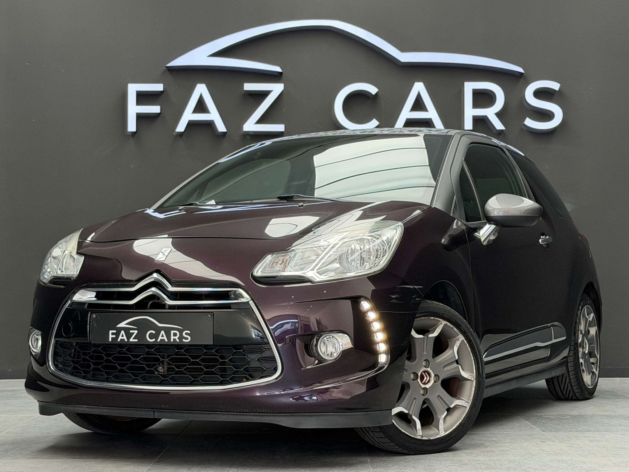 Citroën DS3 1.2 VTi So Chic * 1ER PROP + GPS + GARANTIE *, Euro 5, Zwart, Alcantara, Bedrijf