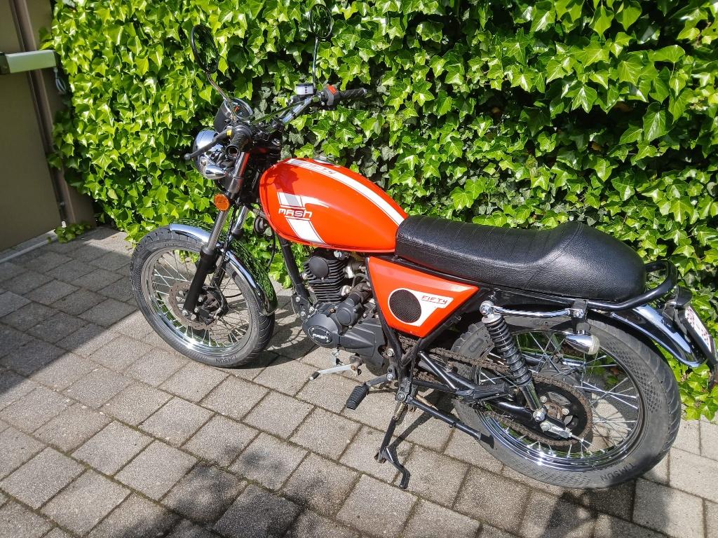 Mash fifty Brommer 49cc rood, Fietsen en Brommers, Ophalen, Gebruikt, 49 cc, 4 versnellingen