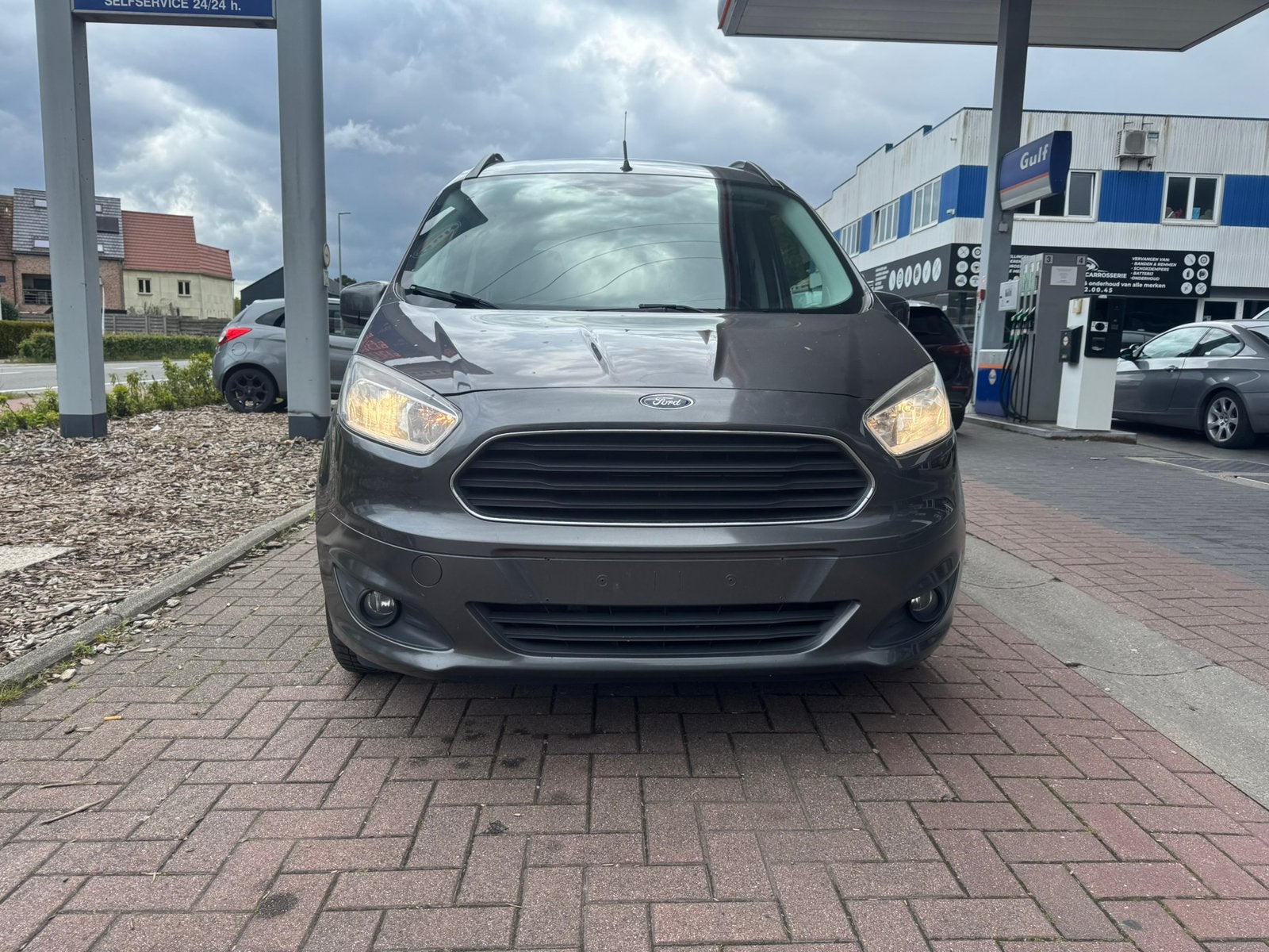 Ford TourneoCourier 1.0 - BENZINE - AIRCO - 116.000km - 2017, Auto's, Stof, Bedrijf, 5 zetels, 5 deurs