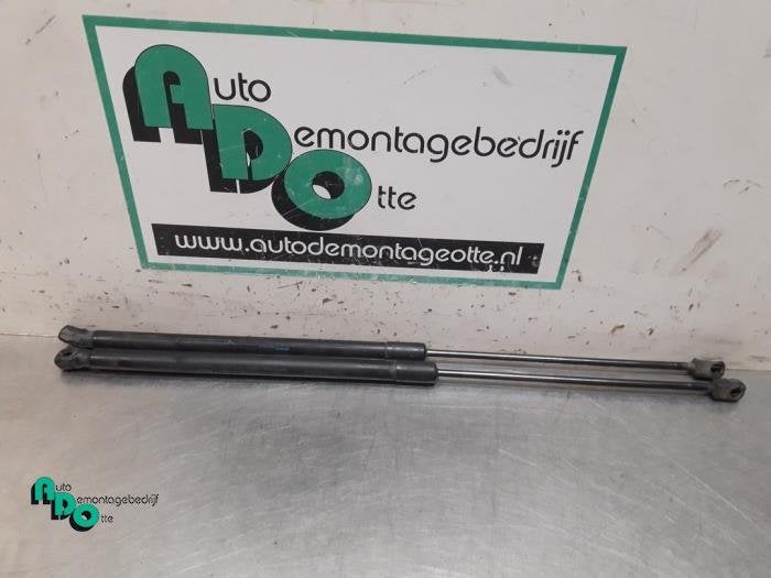 Kit amortisseur gaz hayon d'un Opel Corsa (Corsa D 07-), Autos : Pièces & Accessoires, Carrosserie & Tôlerie, Opel, Utilisé, 3 mois de garantie