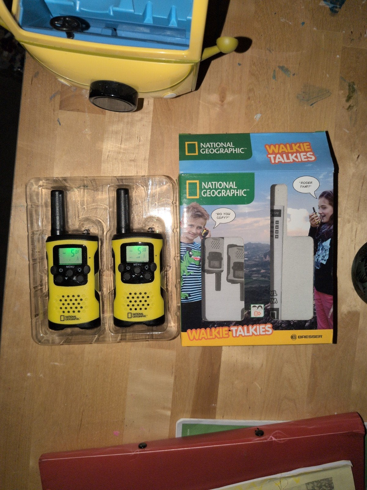 Walkie talkie national geographic, Ophalen
