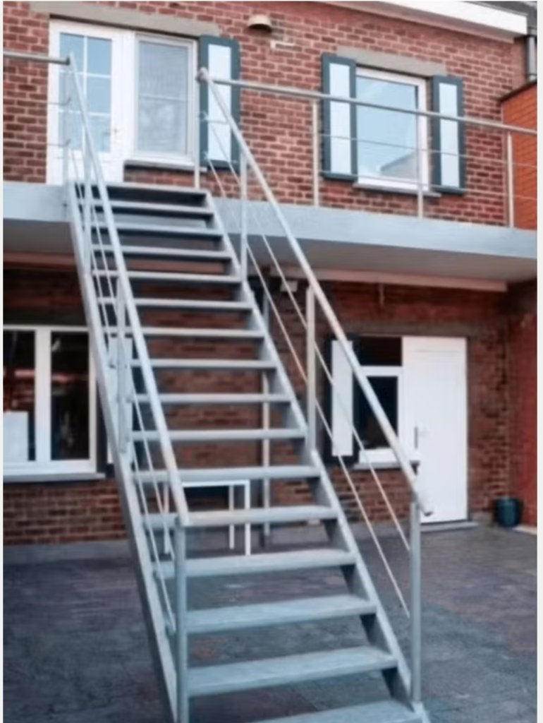 aluminium trap, Enlèvement, Escalier