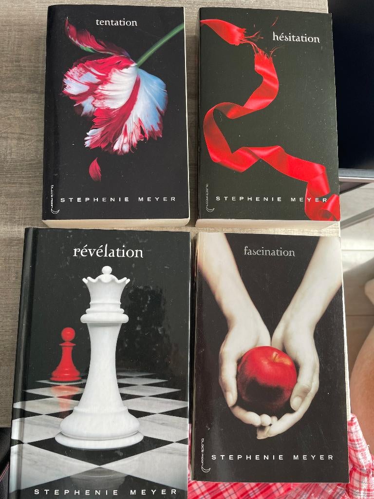 4 tomes de la série TWILIGHT Stephenie Meyer, Livres, Livres Autre, Utilisé, Enlèvement
