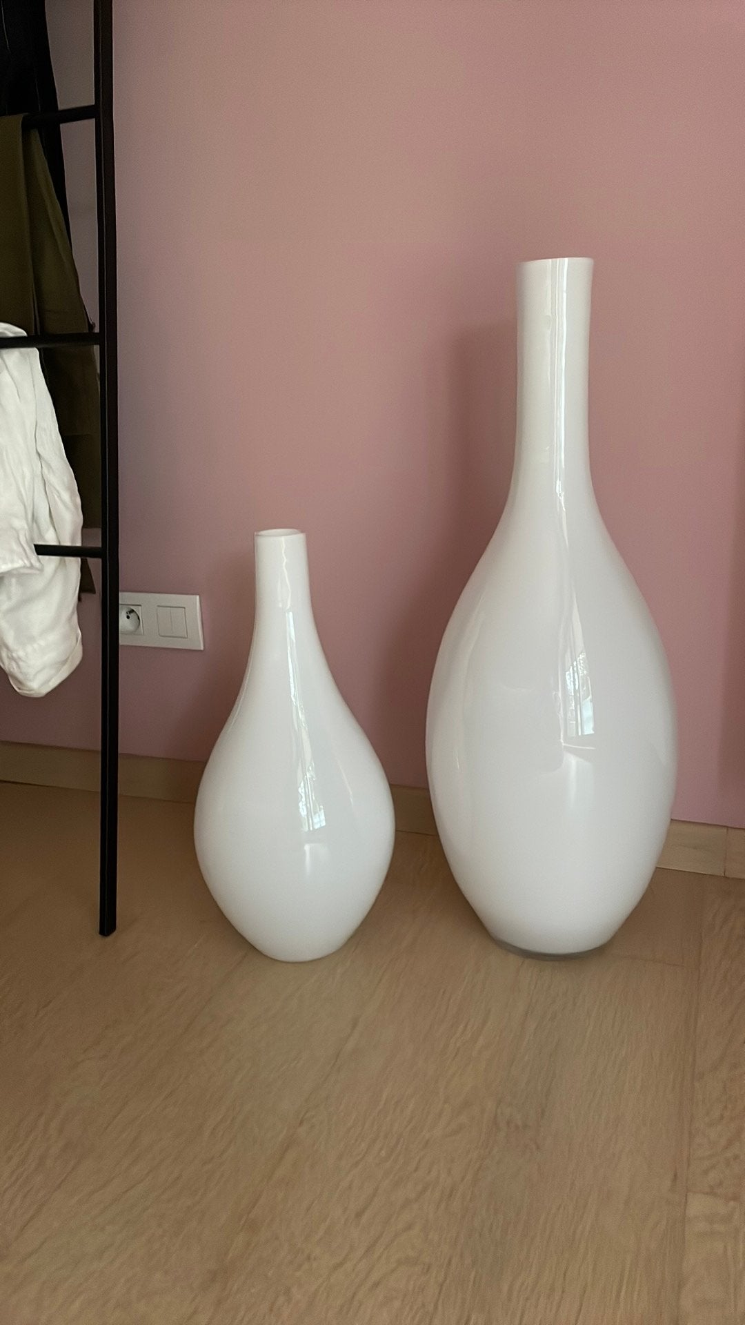 Set van 2 grote decoratieve vazen, Huis en Inrichting, Woonaccessoires | Vazen, Ophalen, Zo goed als nieuw, Wit, Glas