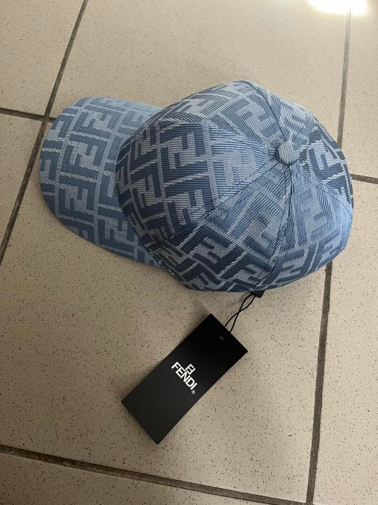 Fendi pet, Ophalen