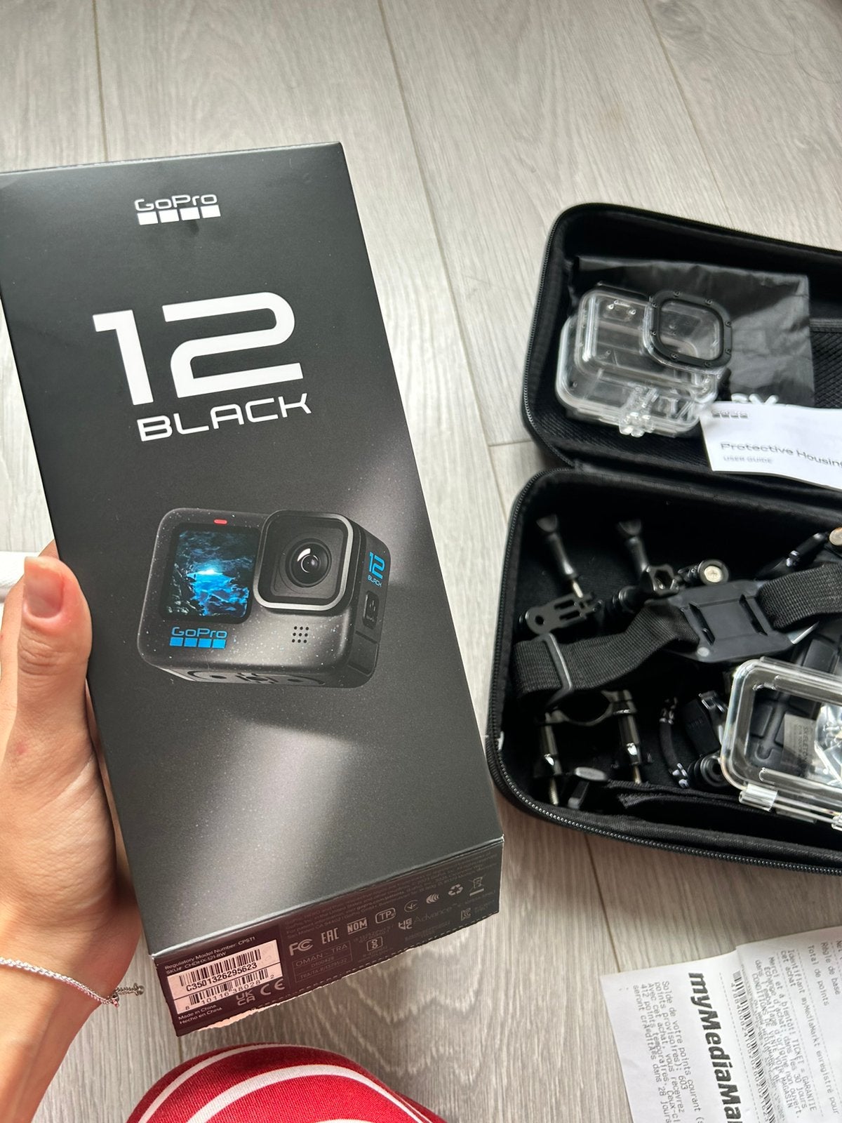 Go pro 12 hero black + accessoires, Enlèvement, Comme neuf
