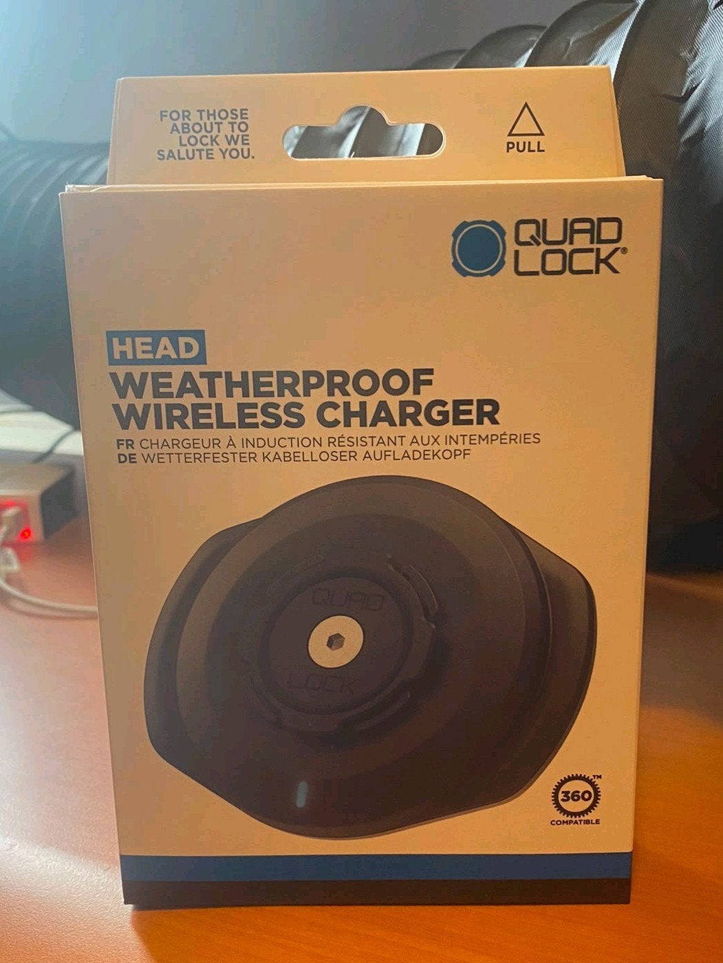 quadlock weatherproof wireless charger, Télécoms, Téléphonie mobile | Chargeurs pour téléphone, Enlèvement ou Envoi, Neuf, Autres marques