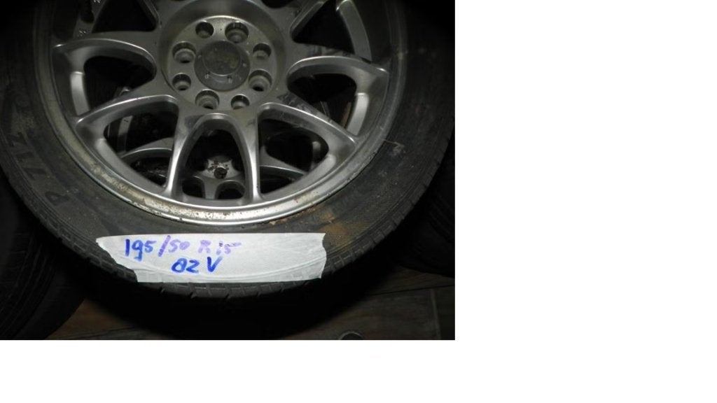 Banden +licht metalen velg 3x 195x50 R 15 82, Enlèvement