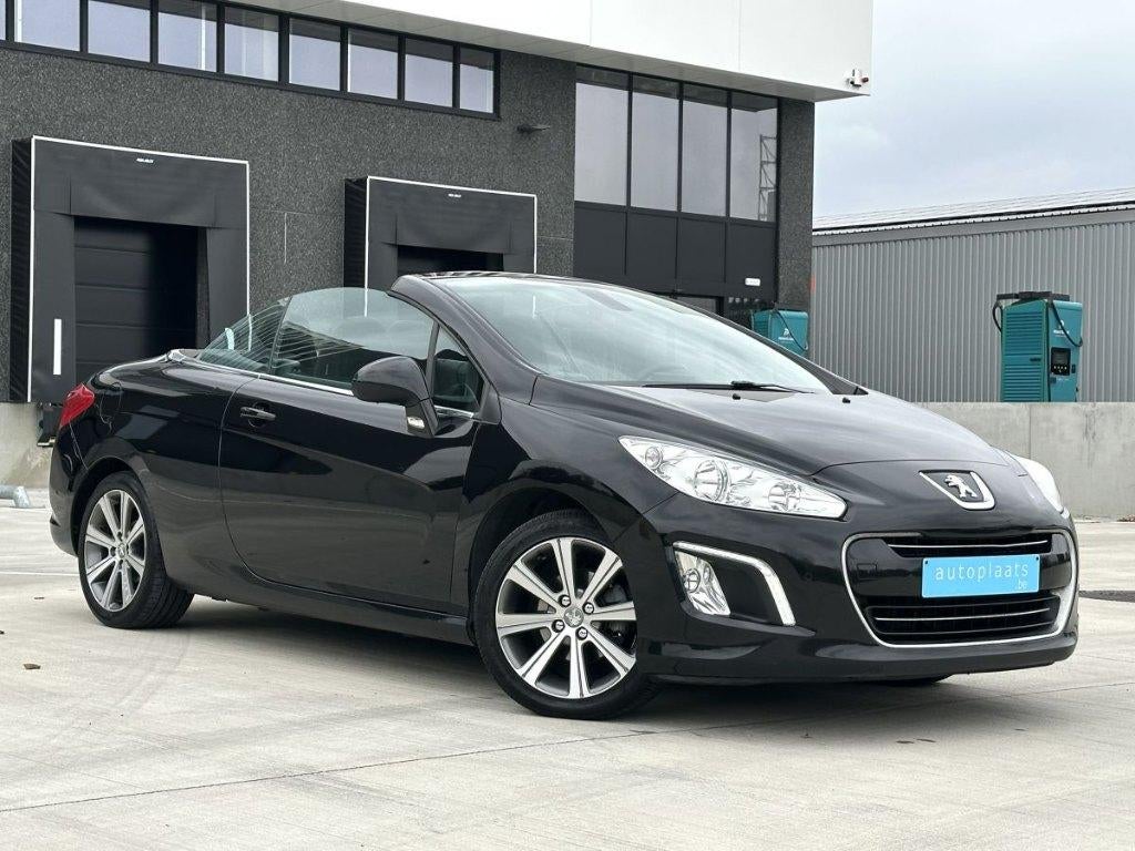 Peugeot 308 cabrio 1.6 HDI 2015 met 150610km GPS/Cruise, Auto's, Cabriolet, Zwart, Bedrijf, Grijs