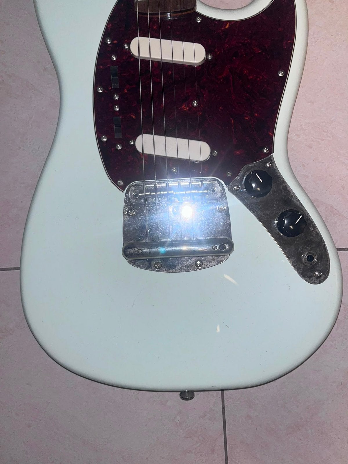 Squier classic 60s Mustang (Sonic blue), Enlèvement, Comme neuf