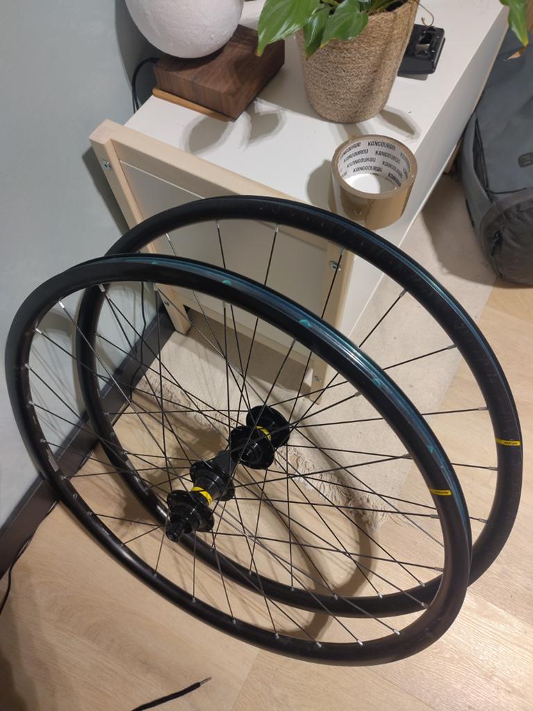 Mavic Aksium, Enlèvement ou Envoi, Roue