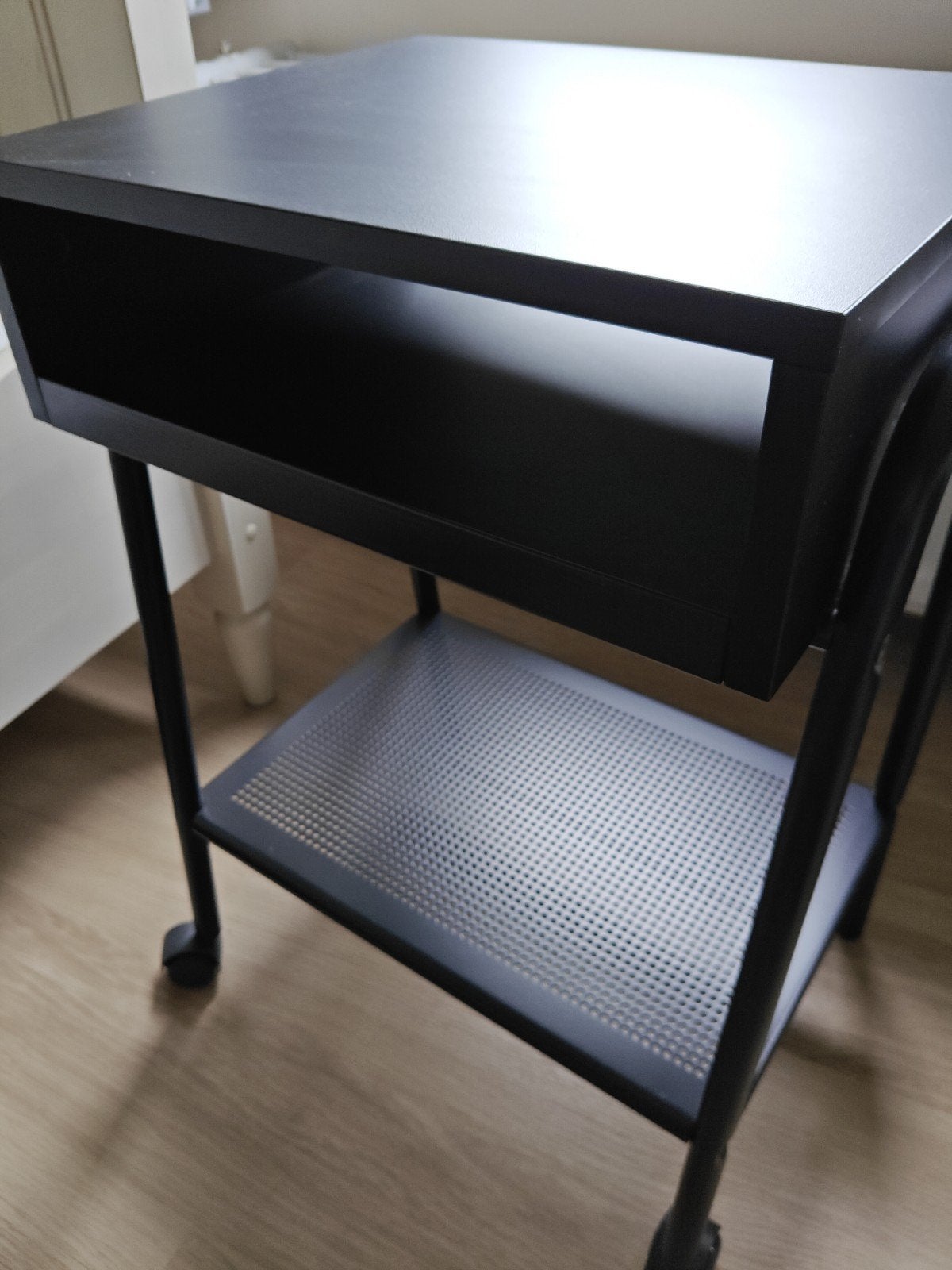 Nachtkastje Ikea, Ophalen