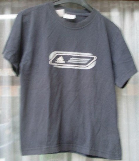 T-shirt van Adidas maat 140, Enfants & Bébés, Vêtements enfant | Taille 140, Enlèvement ou Envoi, Chemise ou À manches longues