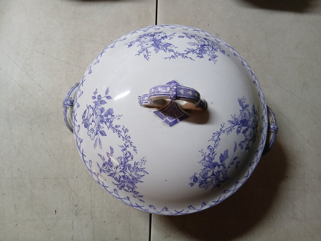 Oude keramische soepterrine uit Sarreguemine, Ophalen of Verzenden