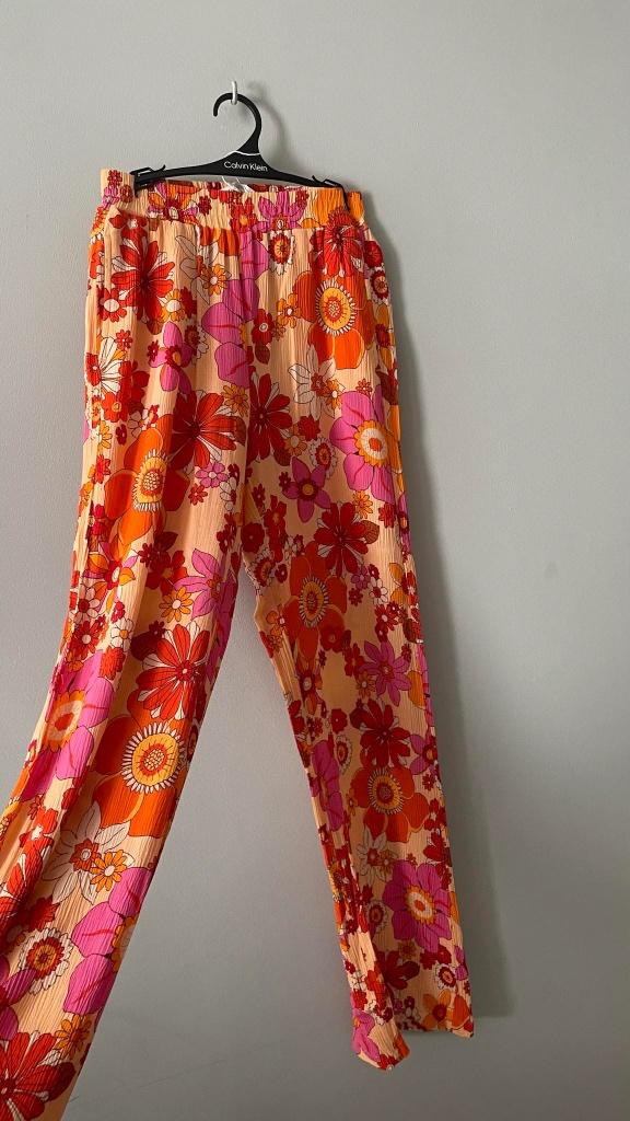 BERSHKA oranje oversized XS soepelvallende broek, Kleding | Dames, Oranje, Zo goed als nieuw, Maat 34 (XS) of kleiner, Lang