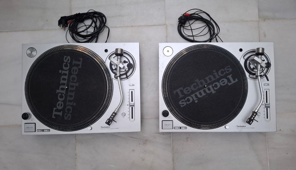 Set van Technics SL-1200 MK7, Audio, Tv en Foto, Platenspelers, Pitch-regelaar, Ophalen of Verzenden, Zo goed als nieuw, Platenspeler