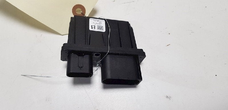 DIVERS RELAIS Volkswagen Passat (3G2) (01-2014/03-2024), Utilisé, Volkswagen