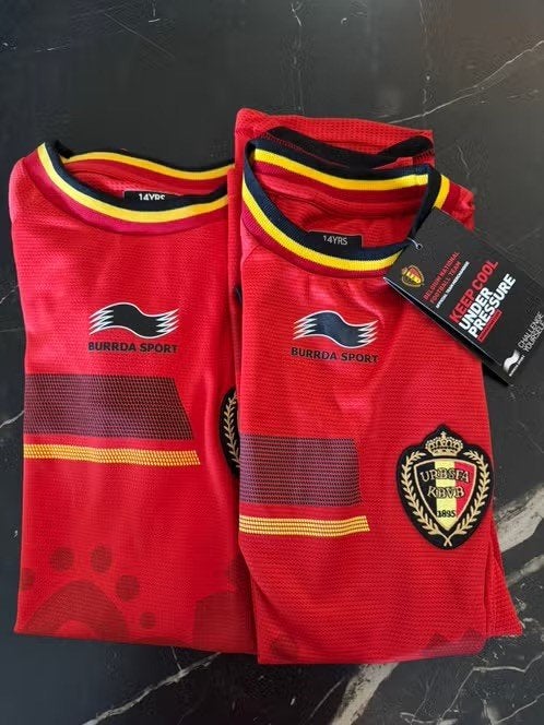 2 NIEUWE voetbalshirts, Sport en Fitness, Voetbal, Ophalen of Verzenden, Nieuw