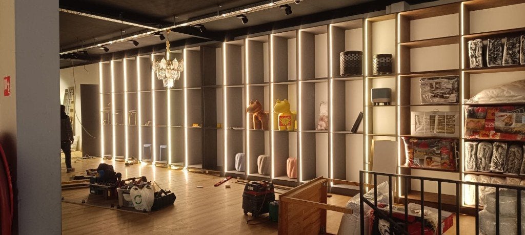 Meuble présentoir SHOWROOM sur mesure, Articles professionnels, Enlèvement