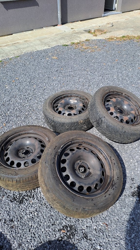 Pneus + jantes Peugeot 2008, Auto-onderdelen, Banden en Velgen, Ophalen, Gebruikt, 16 inch, Banden en Velgen
