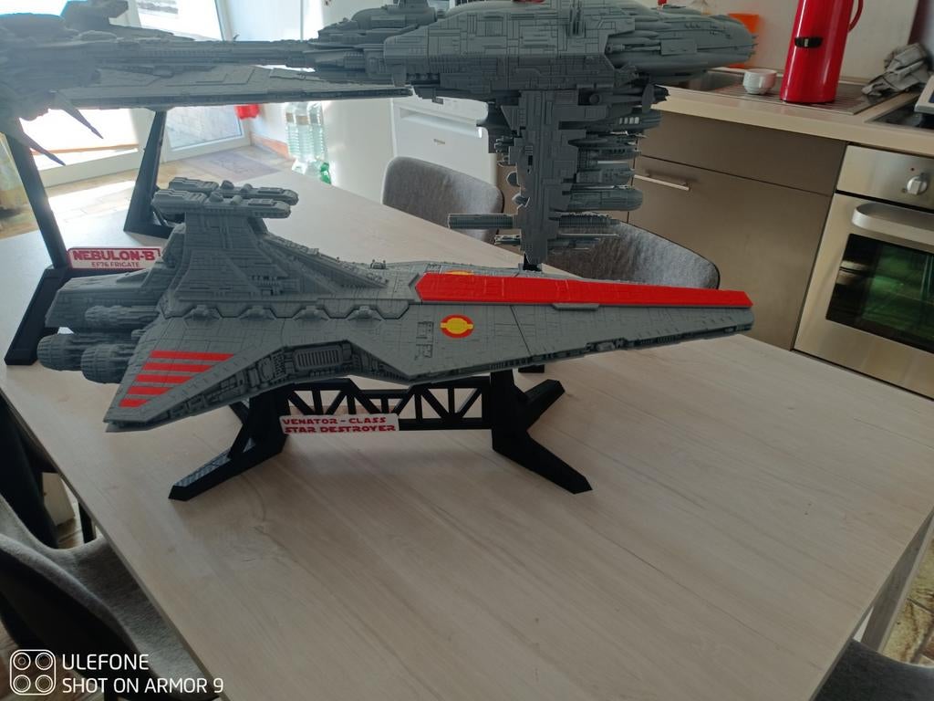 Venator classe destroyer 84cm, Collections, Enlèvement, Comme neuf, Film, Statue, Réplique ou Modèle