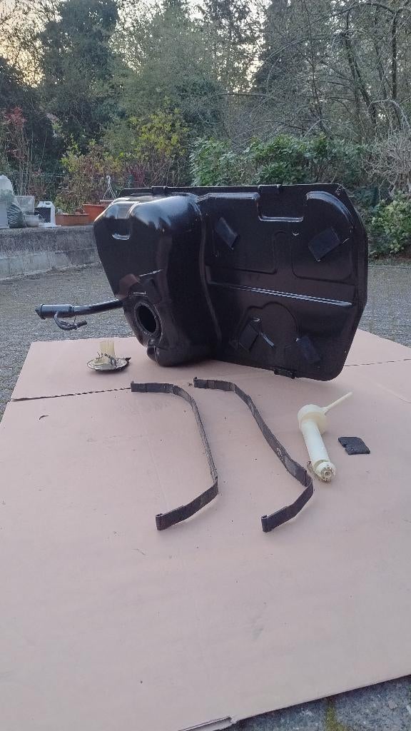 RÉSERVOIR D'ESSENCE BMW E32 750i 102L, Enlèvement, Utilisé, BMW