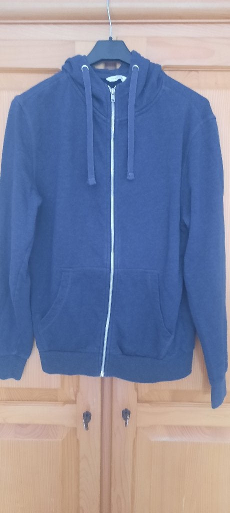 Superbe pull avec fermeture éclair et capuche taille S, Vêtements | Femmes, Pulls & Gilets, Enlèvement ou Envoi, Taille 36 (S)