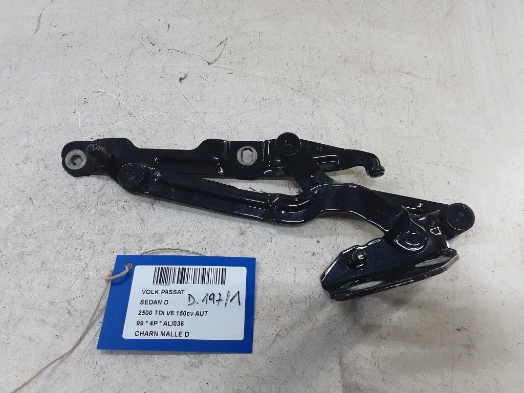 COFFRE COUVERCLE CHARNIERE DROIT Volkswagen Passat (3B2), Volkswagen, Mevr. I. Hauben, Utilisé, Rue de l'Espoir 34 34
4030  GRIVEGNÉE, BE
