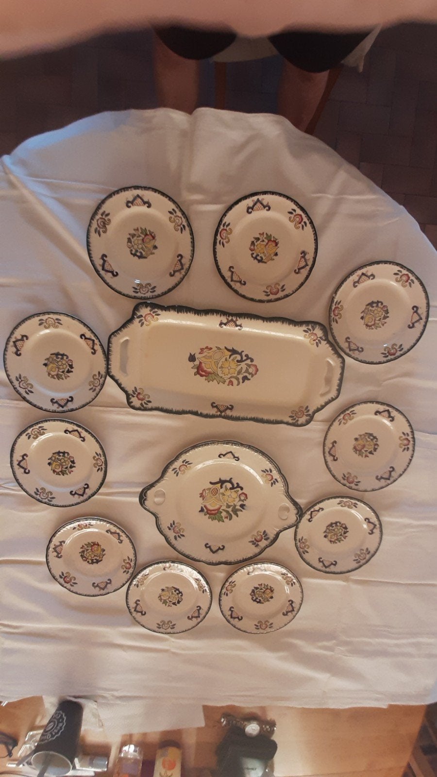 Ancien service à gâteaux en faïence de Longwy, Ophalen
