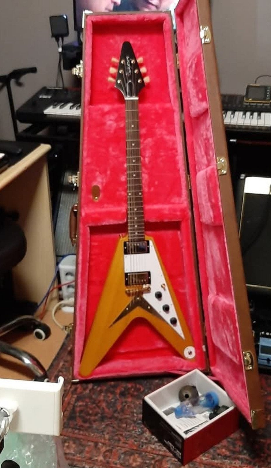 Epiphone 1958 Korina Flying V 2023, Muziek en Instrumenten, Ophalen, Zo goed als nieuw, Epiphone