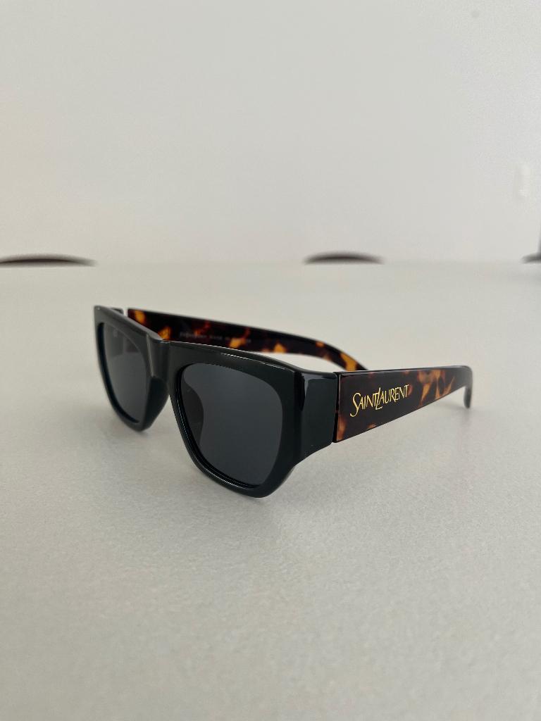 Zonnebril Saint Laurent SL 704 004 52-21, Handtassen en Accessoires, Zonnebrillen en Brillen | Dames, Zo goed als nieuw, Zonnebril