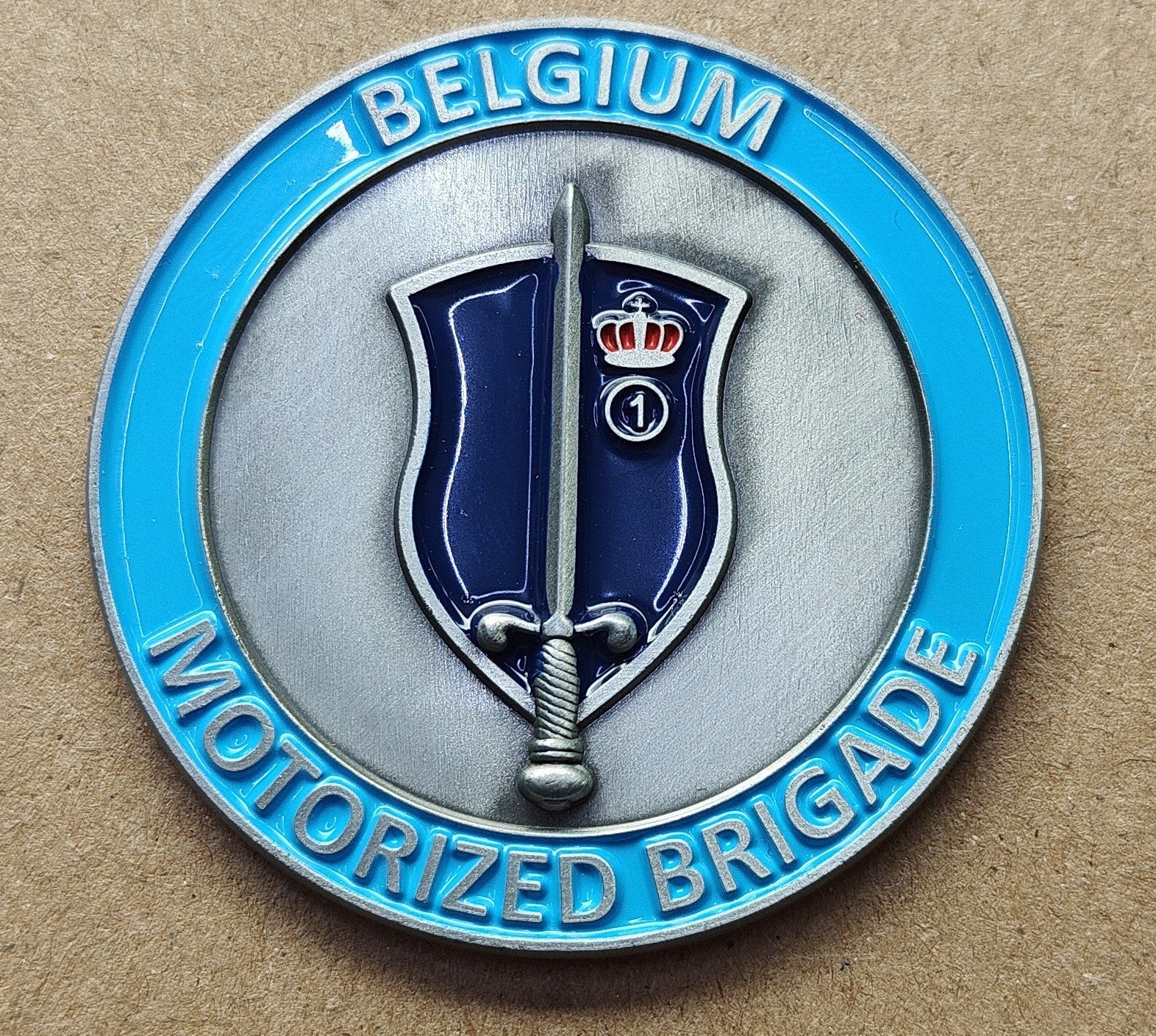 Agence Benelux pour le contrôle des armements — BACA
/ 
Le m, Enlèvement ou Envoi