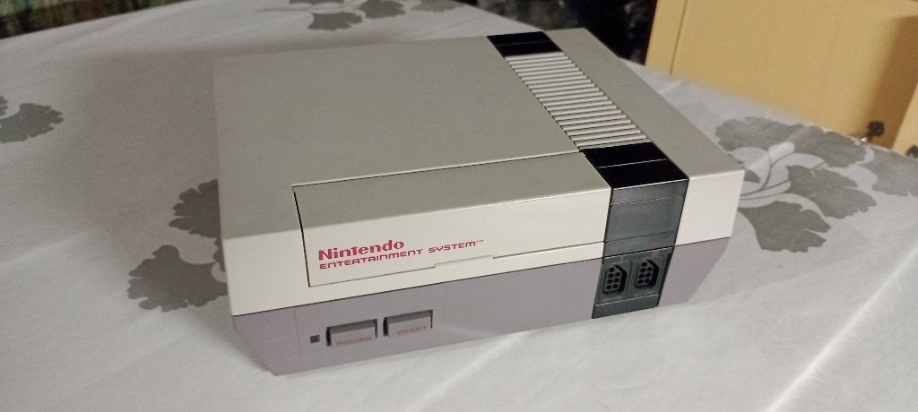 Console Nintendo NES NESE-001 FRA Loose (Pour Pièces), Consoles de jeu & Jeux vidéo, Enlèvement ou Envoi