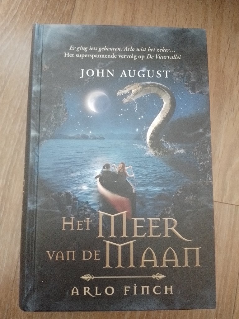 Het meer van de maan, Ophalen of Verzenden, Gelezen, John August