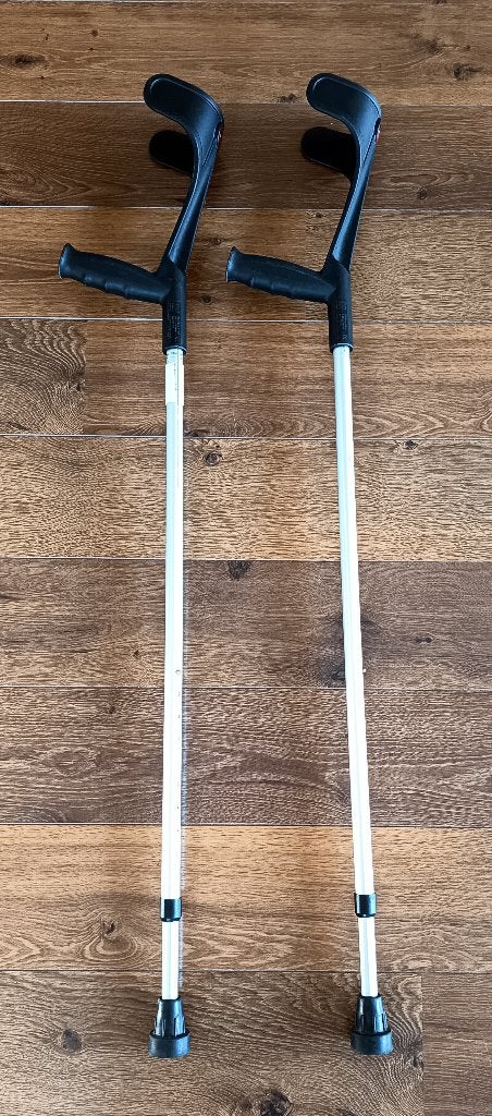 2x afstelbare loopkruk Ossenberg Klassiker, Diversen, Ophalen of Verzenden, In hoogte verstelbaar, Zo goed als nieuw