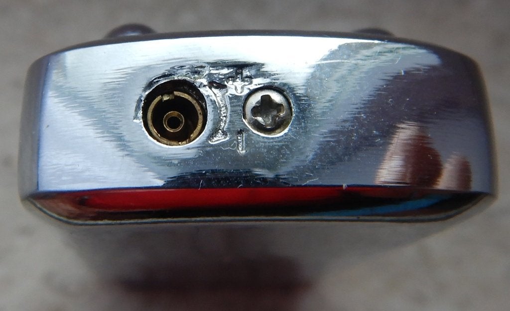 Briquet en forme de JUKE-BOX au gaz en bel état., Collections, Enlèvement ou Envoi, Briquet