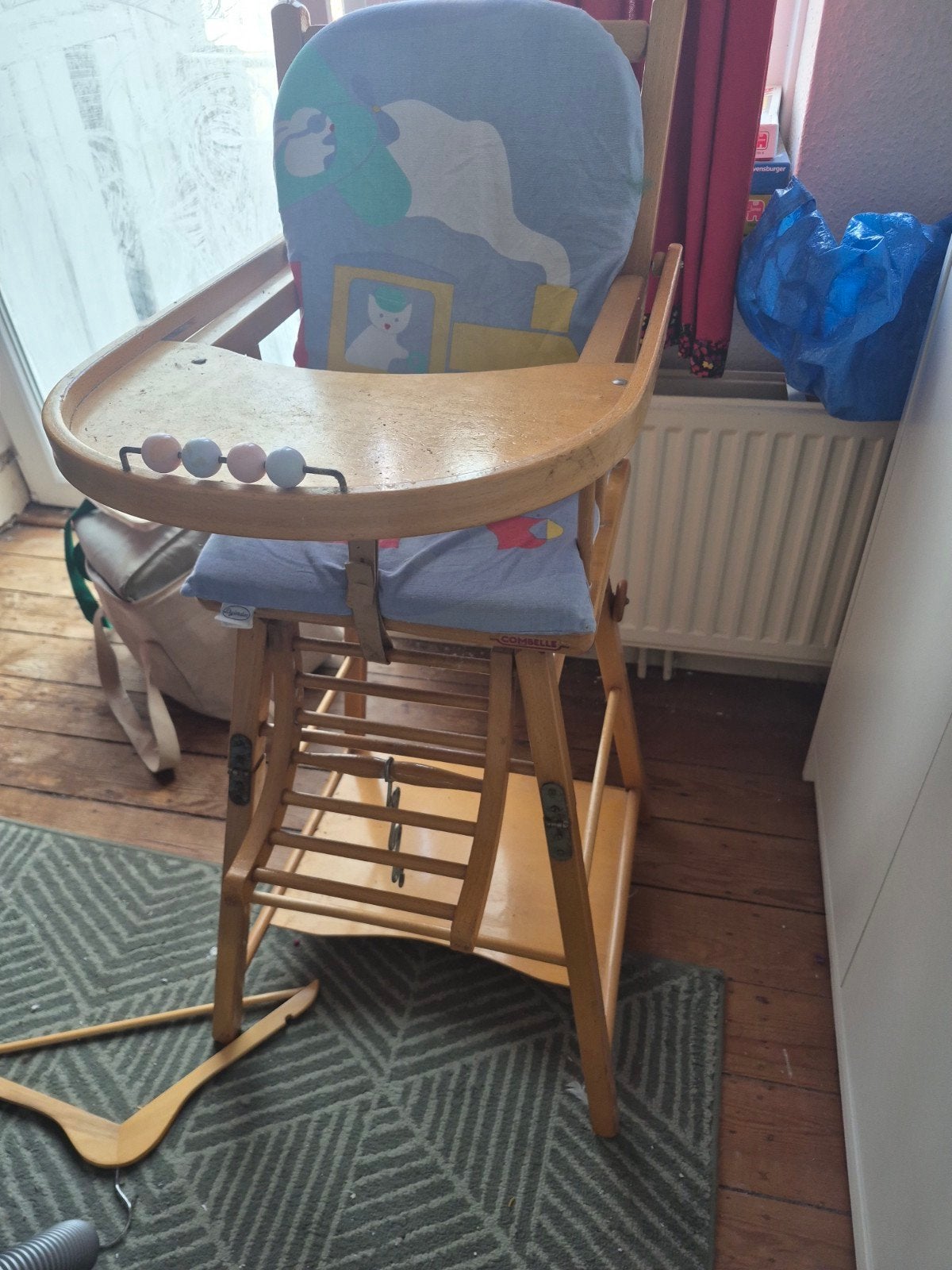 Chaise haute vintage en bois COMBELLE avec boulier + coussin, Enfants & Bébés, Enlèvement