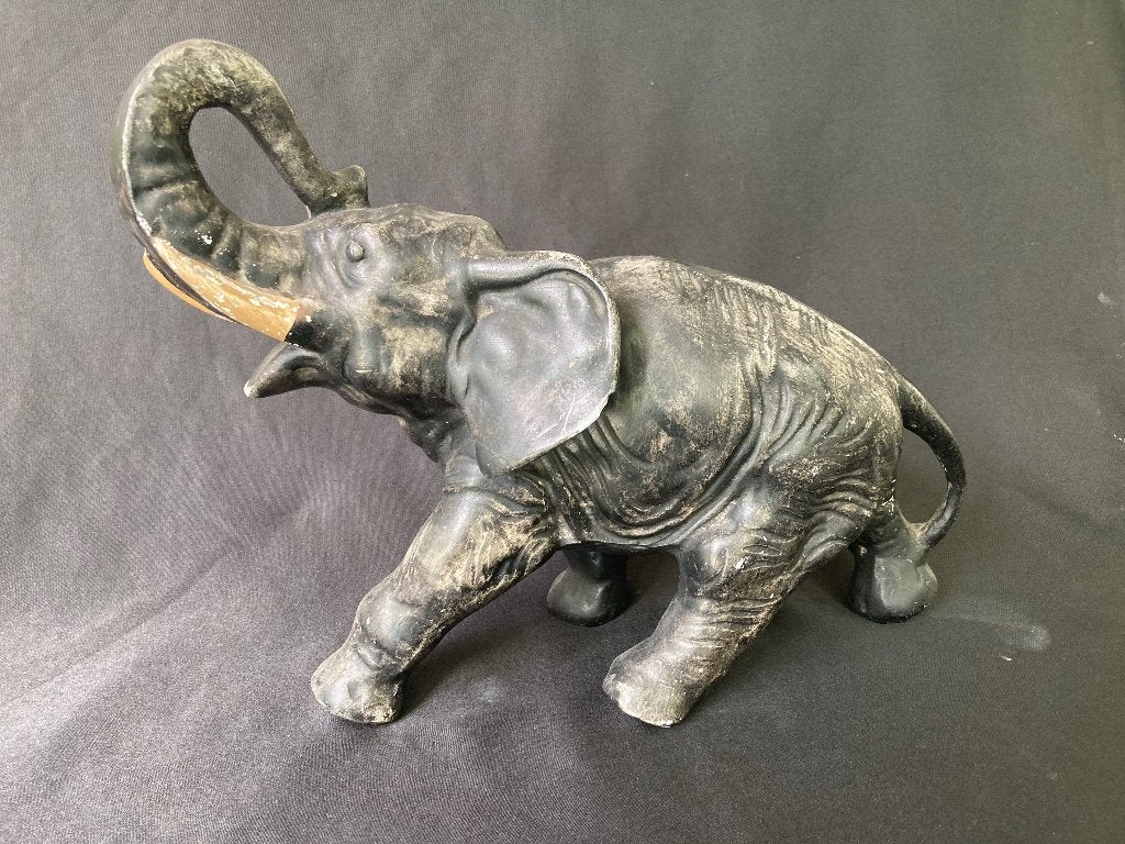 Olifant gips, Enlèvement ou Envoi, Gips, Statue