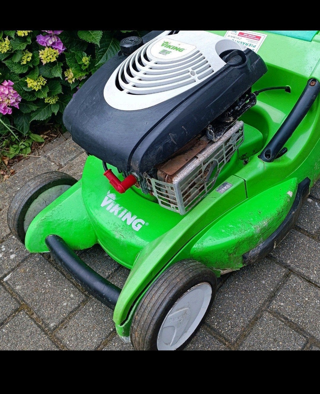 Gezocht benzine grasmaaier, Enlèvement