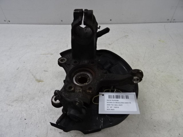 MOYEU DE ROUE AVANT DROIT Skoda Superb (3TAA), Utilisé, Skoda