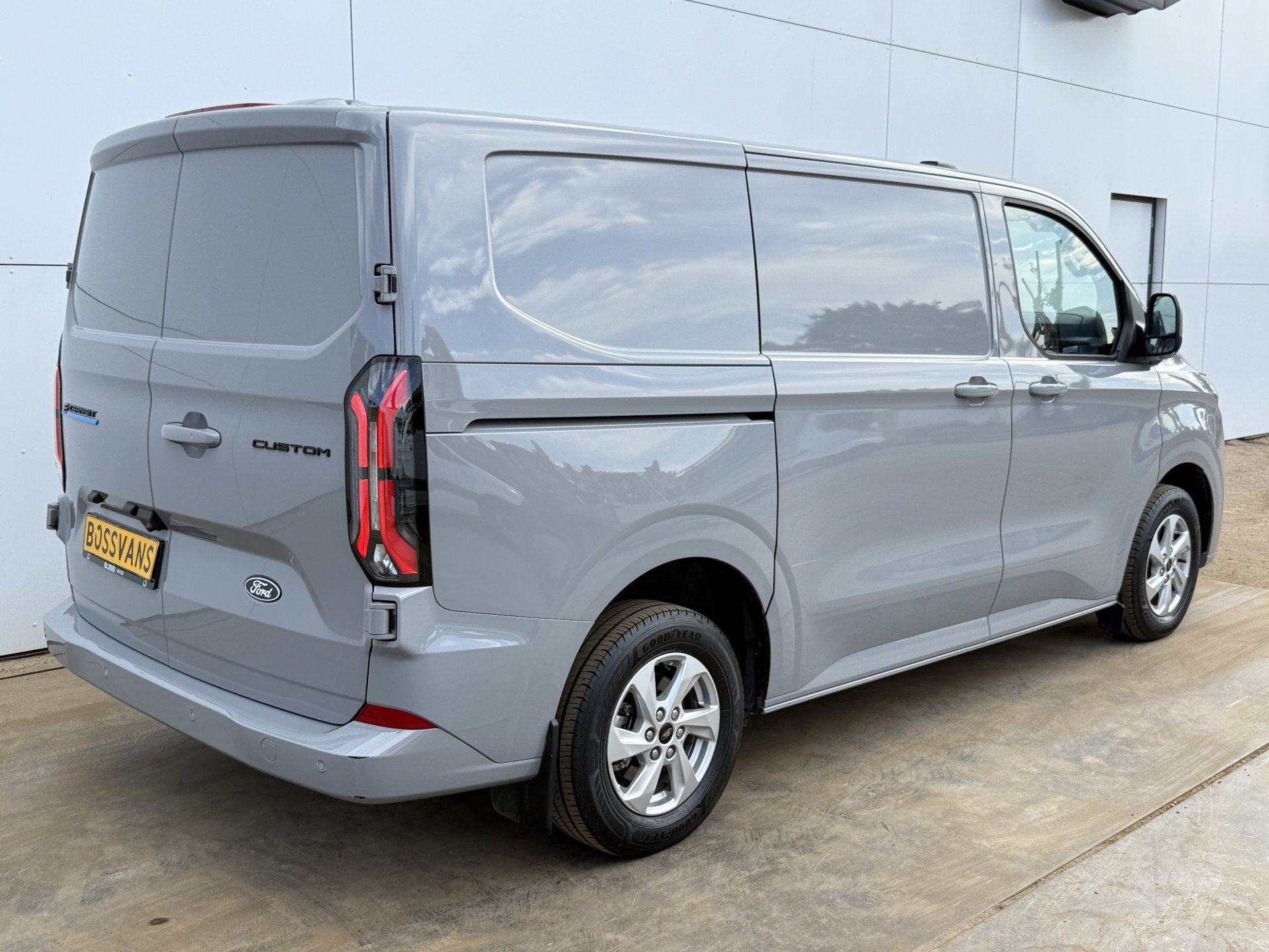 Ford E-Transit Custom 65 kWh 218PK Elektrisch 344km WLTP 230, Auto's, Automaat, Gebruikt, Zwart, 5 deurs