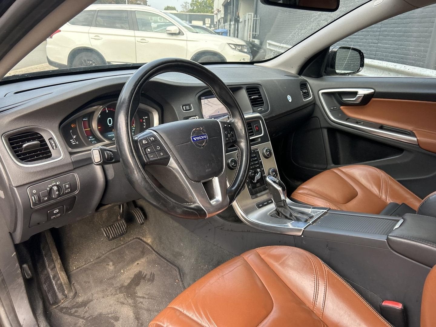 Volvo V60 2.4 D6 AWD Plug-In Hybrid Summum | Leder | Climate, Auto's, Automaat, 48 g/km, Zwart, Break