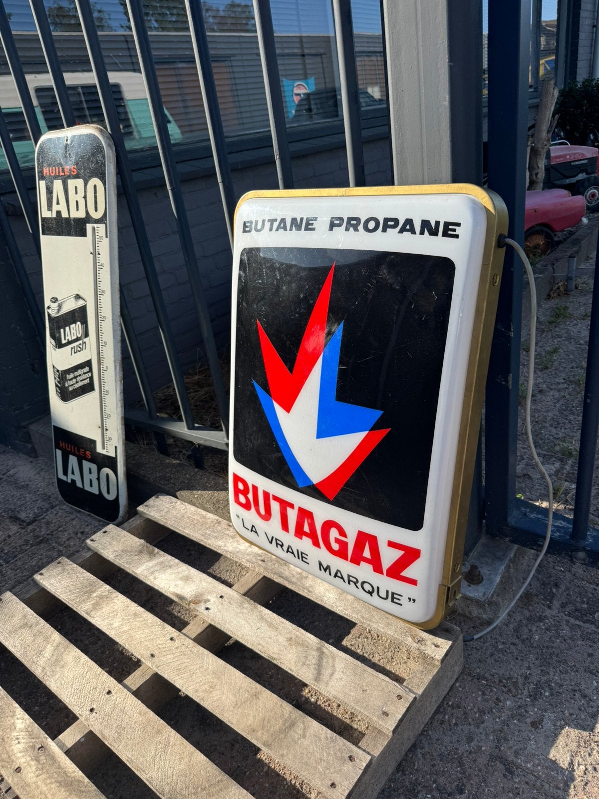 BUTAGAZ oude reclame lichtbak, Verzamelen, Merken en Reclamevoorwerpen, Ophalen, Gebruikt, Lichtbak of (neon) lamp