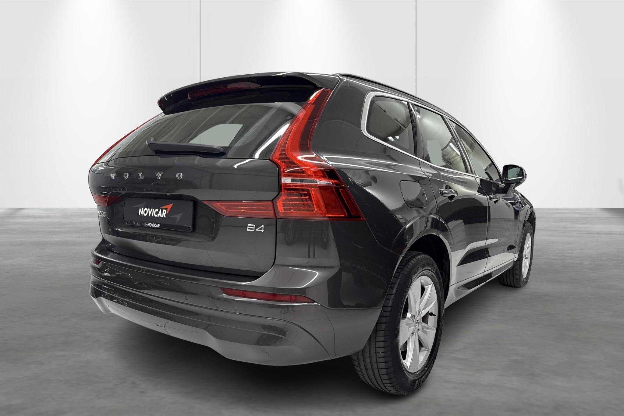 Volvo XC60 B4 P Momentum Pro Automaat (automatique), Autos, Volvo, Argent ou Gris, Electronic Stability Program (ESP), 5 portes