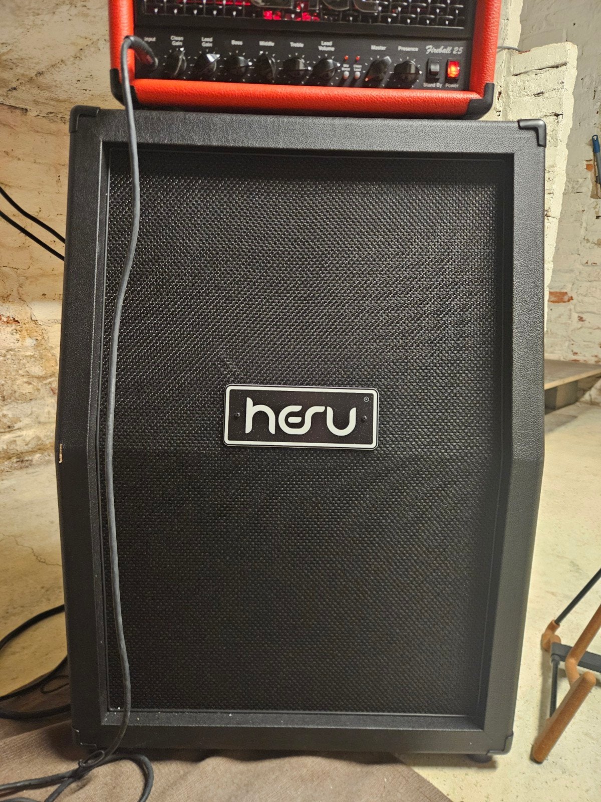 HESU Vertical 2x12 cab/baffle, Musique & Instruments, Amplis | Basse & Guitare