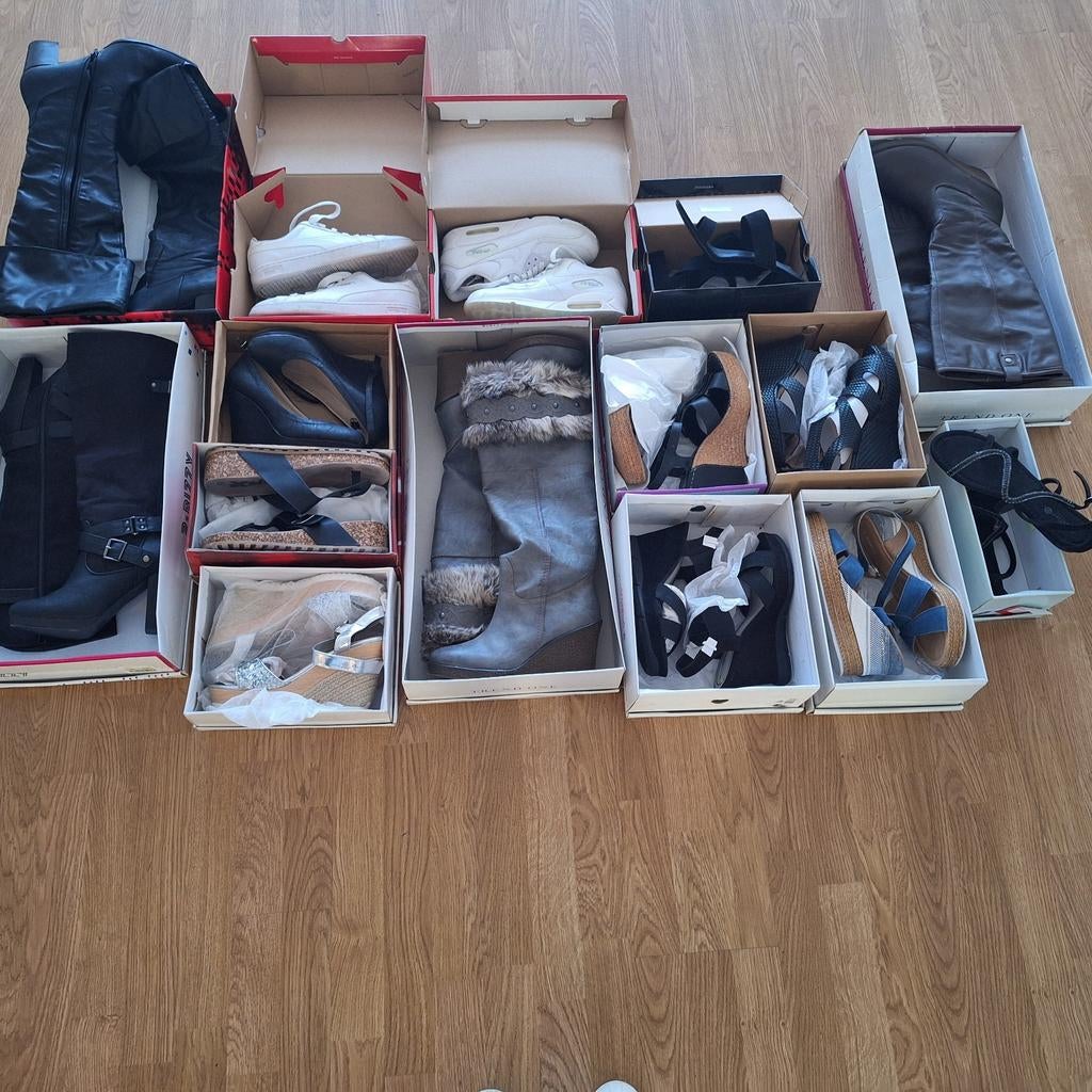 Alles voor 100 euro. Zowel nieuw als zo goed als nieuw., Ophalen
