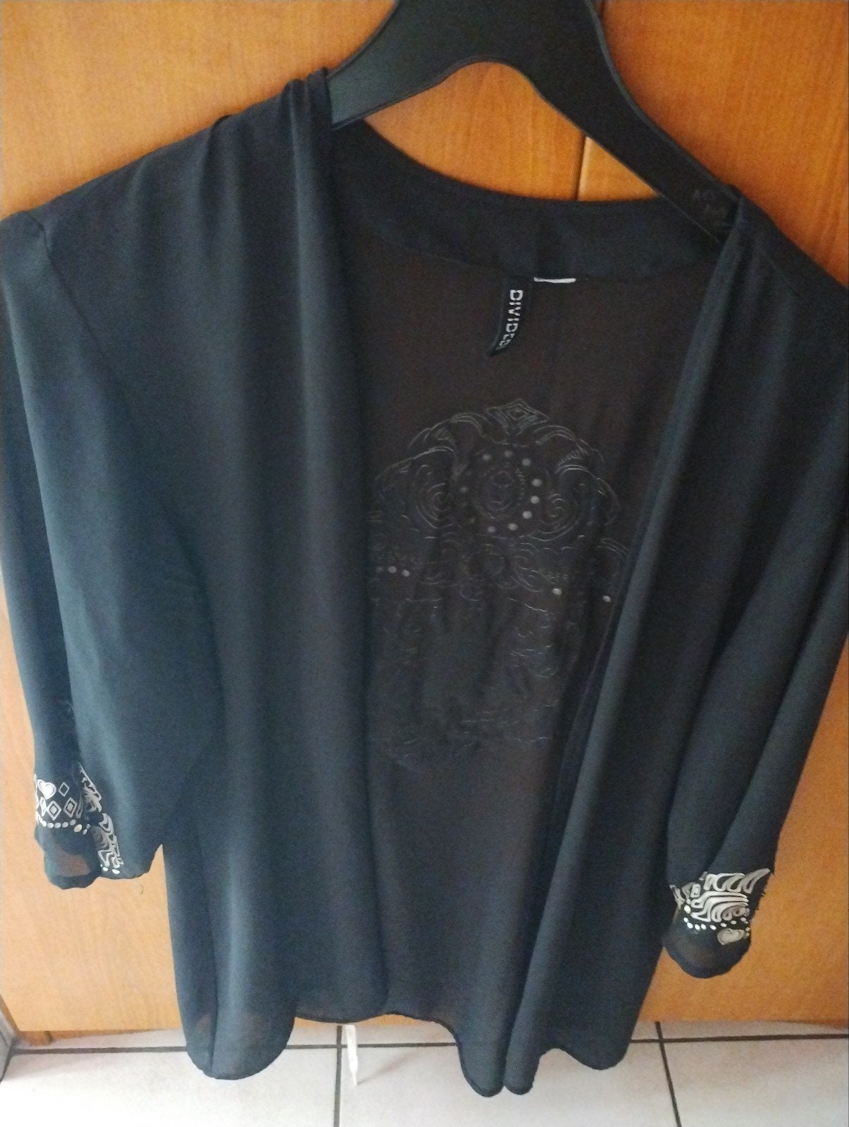 Mooie zwarte lange blouse m. 38 merk Divided van H & M, Kleding | Dames, Blouses en Tunieken, Maat 38/40 (M), H&M, Zwart, Ophalen of Verzenden