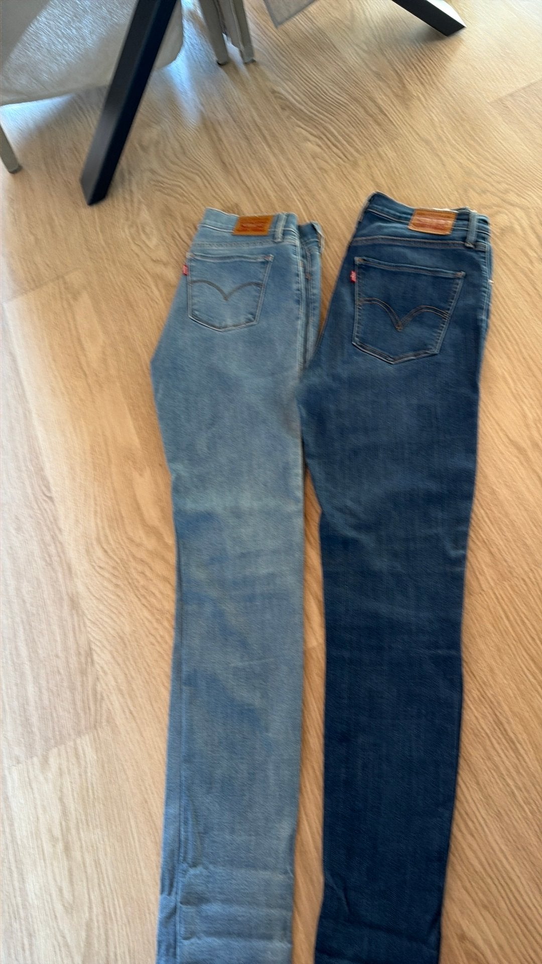 Jeans Lévis, Enlèvement, Comme neuf
